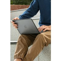 Uniq Macbook Air 13 (2022) Venture Hybrid Macbook Kapak - Siyah