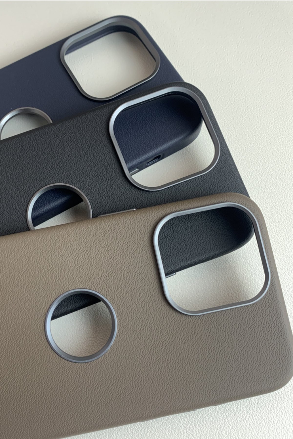 Joko iPhone 15 Pro Kılıf Roblox Lens Standlı Kapak - Siyah