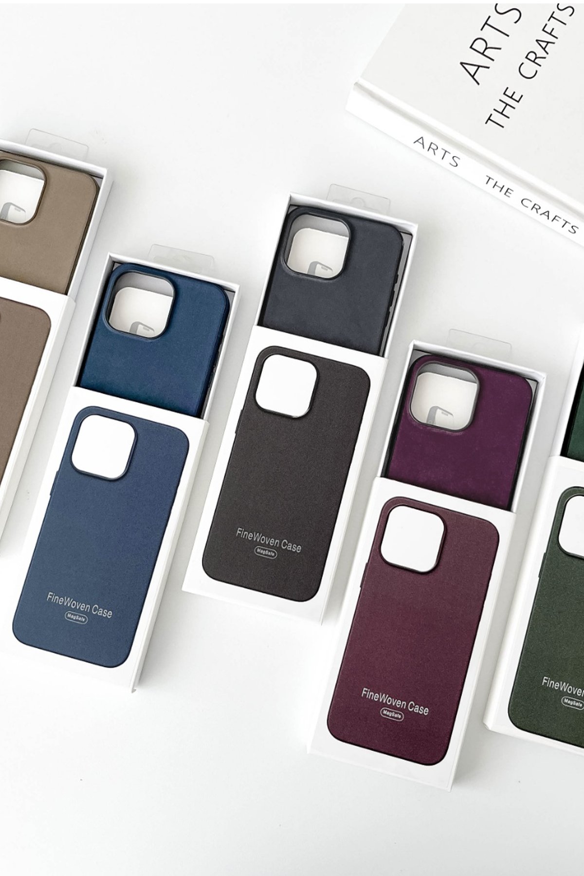 Newface iPhone 15 Pro Max Kılıf Trex Magneticsafe Kapak - Koyu Yeşil