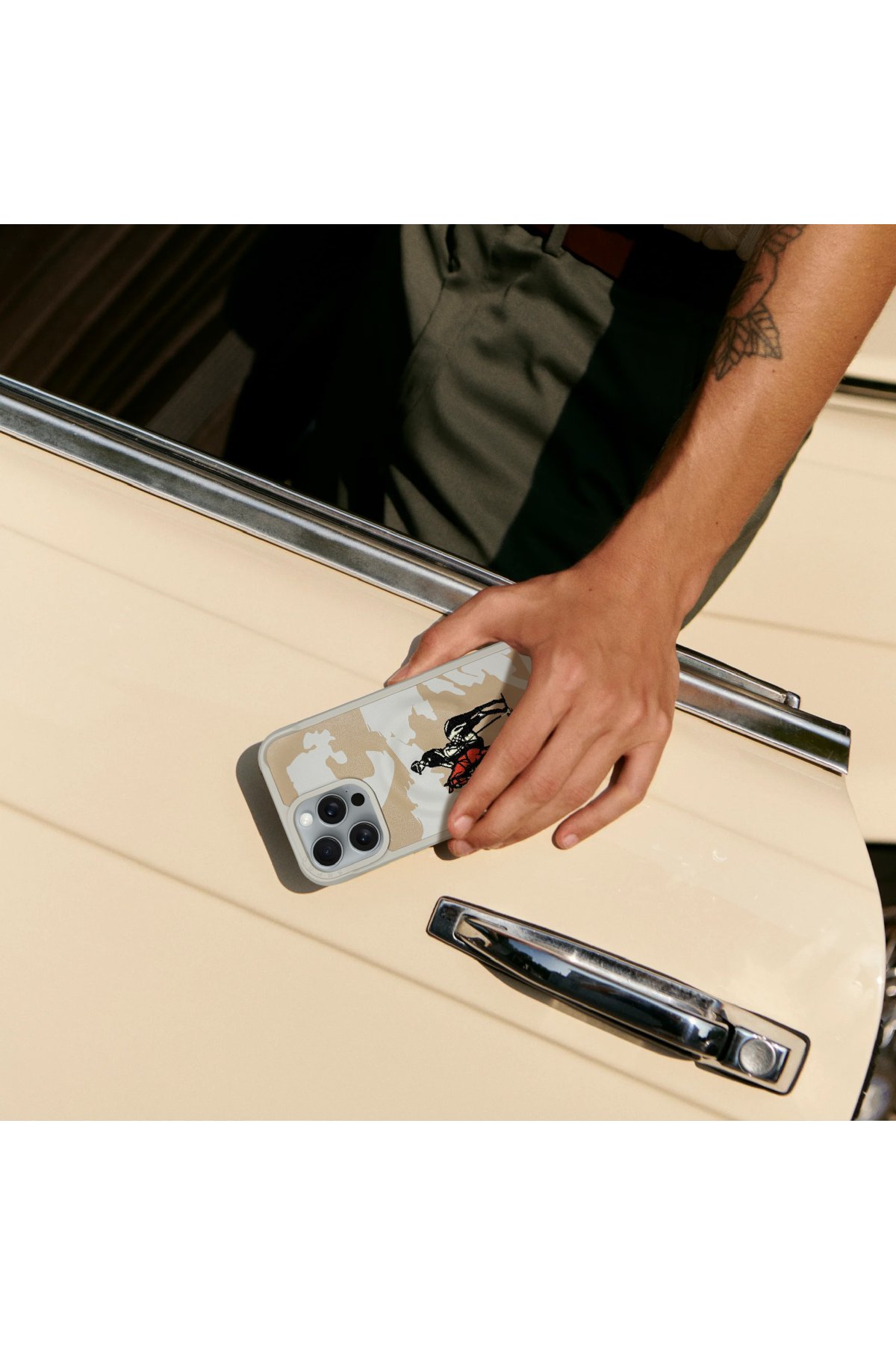 Santa Barbara Polo Racquet Club iPhone 16 Sagar Magsafe Kapak - Lacivert