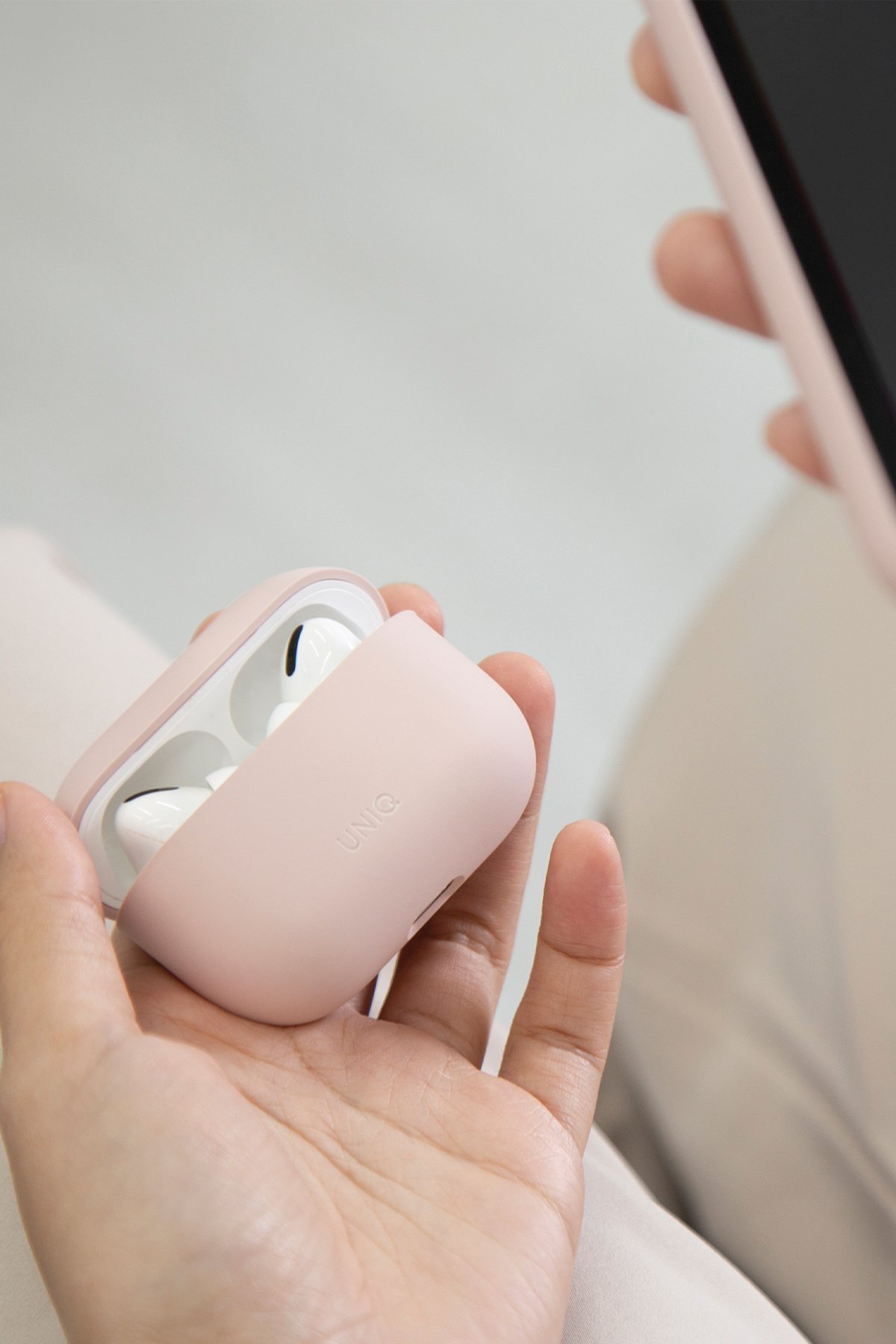 Uniq Airpods Pro 2 (2.nesil) Terra Genuine Deri Kılıf - Lacivert