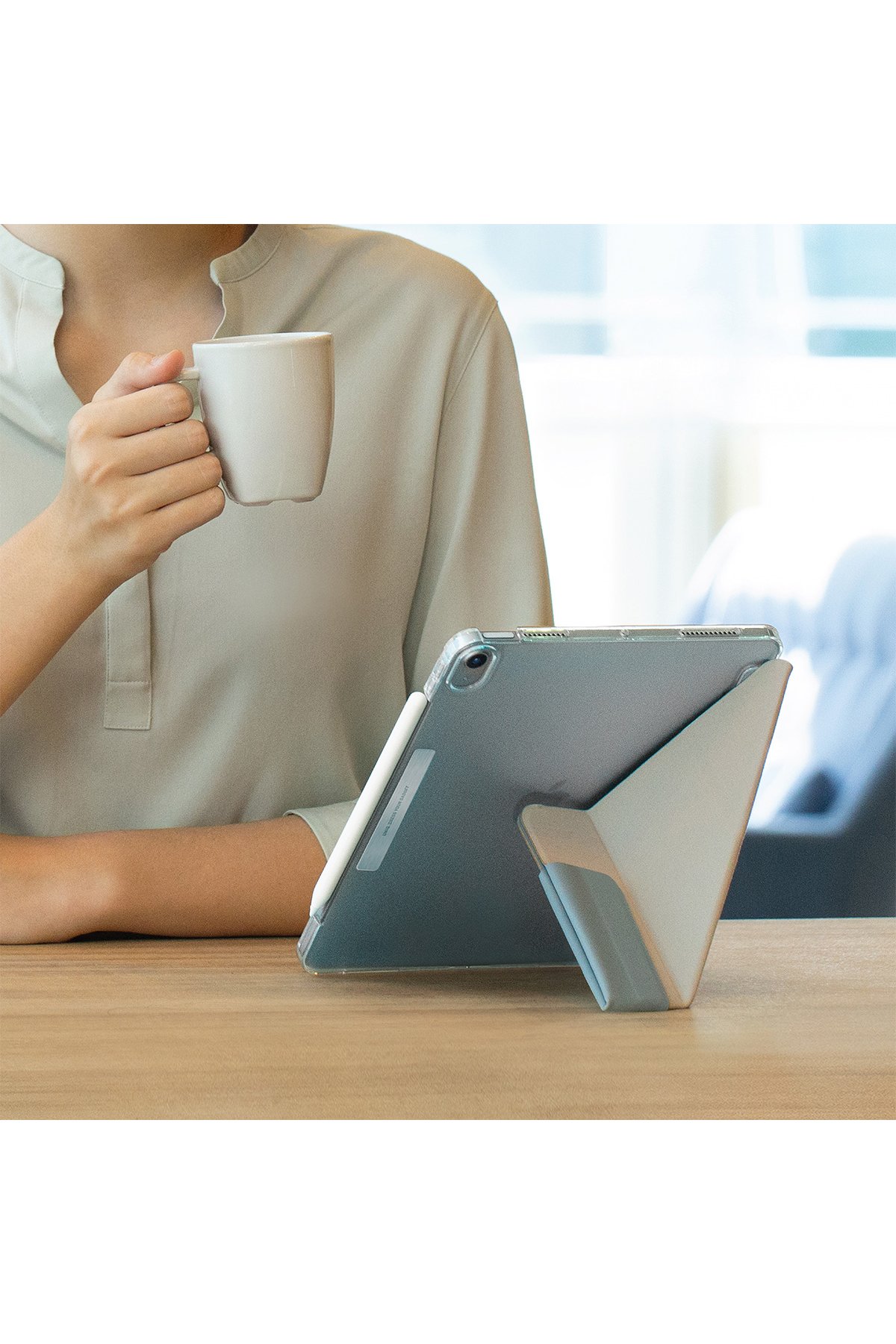 Uniq iPad 2022 10.9 (10.nesil) Camden Katlanabilir Tablet Kapak - Açık Mavi