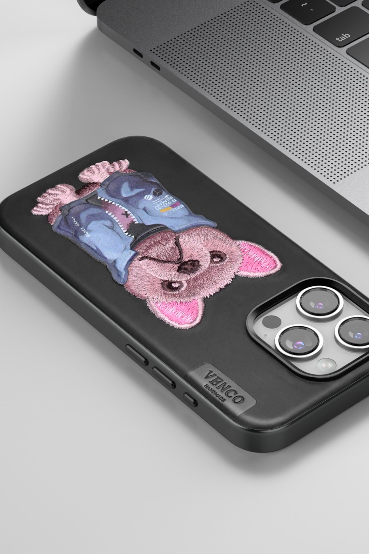 Venco iPhone 14 Pro Max Perma Desenli Kapak - Kahverengi