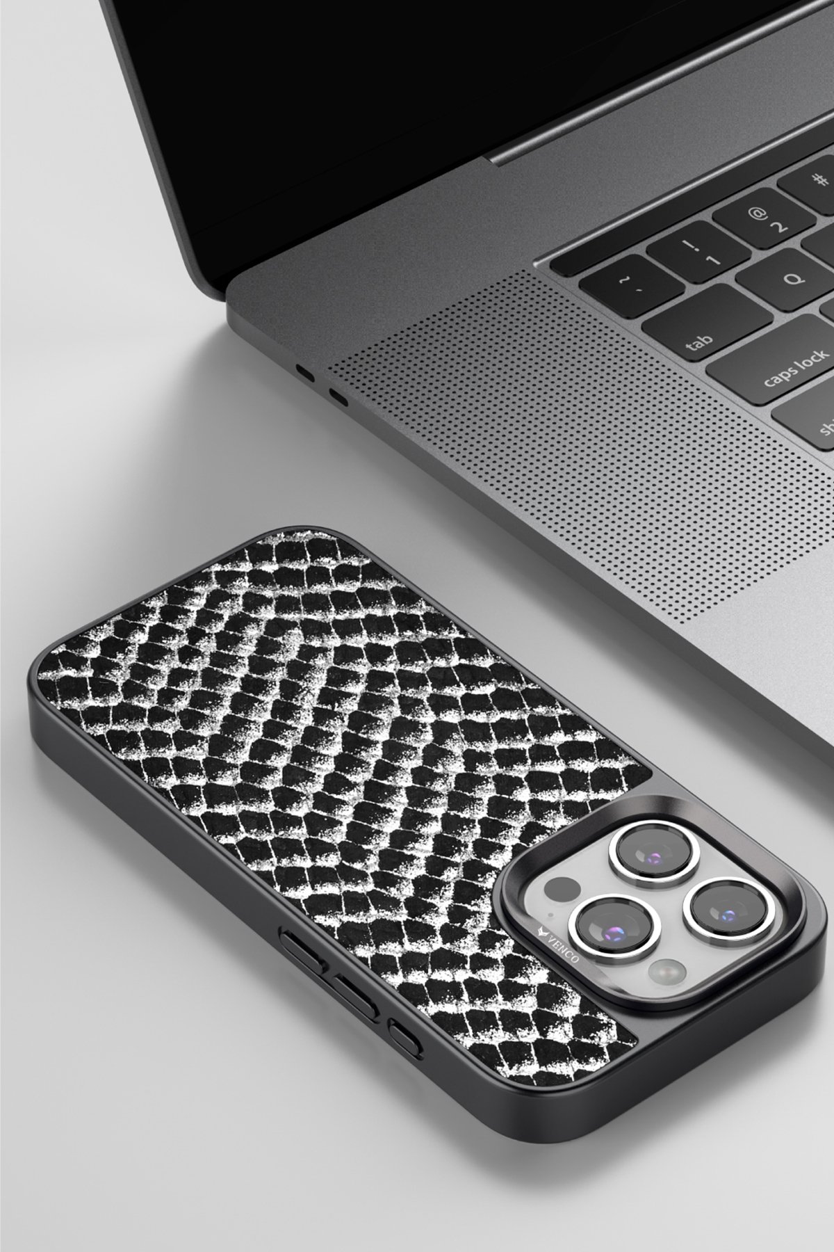Venco iPhone 15 Pro Cute Desenli Kapak - Kahverengi